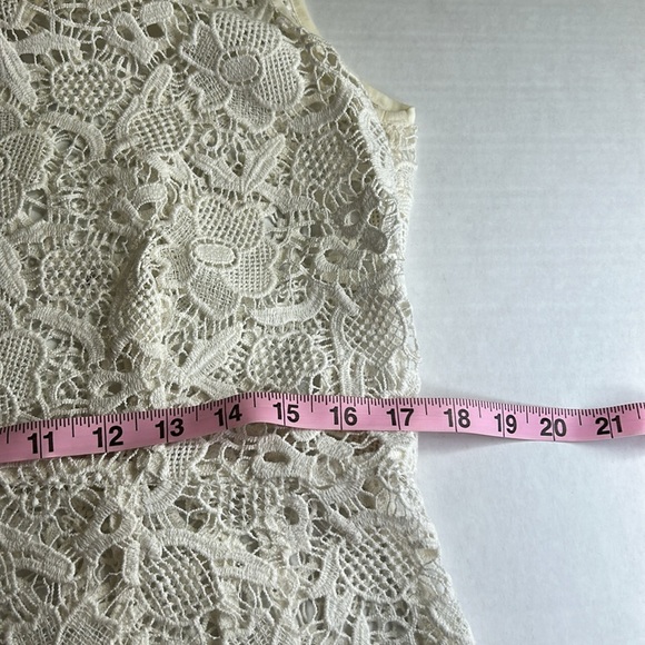 CABI NEEDLE OFF WHITE LACE SLEEVELESS ZIP BACK SHELL CABI SZ M - Picture 13 of 16